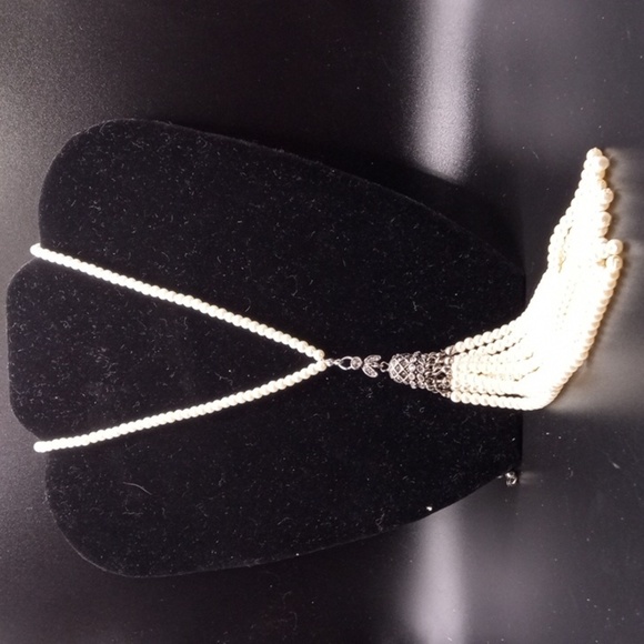 Jewelry - HP: VINTAGE FAUX PEARL TASSEL NECKLACE